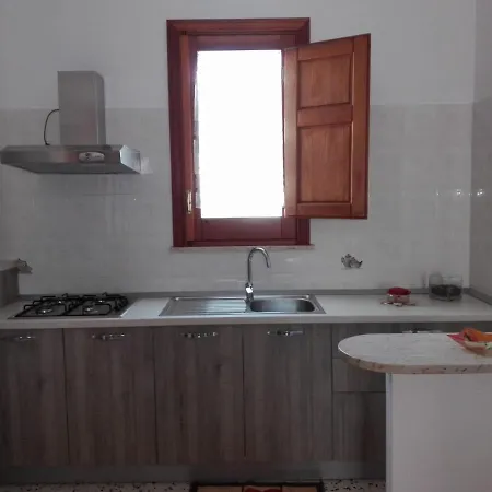 A Due Passi Dal Mare Apartment *