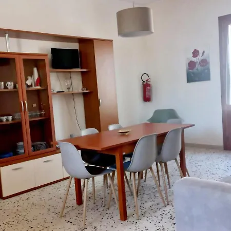A Due Passi Dal Mare Apartment *